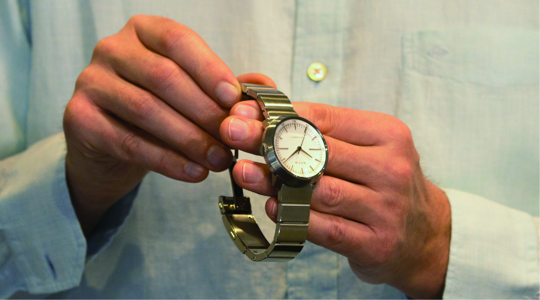 アナログ腕時計の美しさを追求したスマートウォッチ